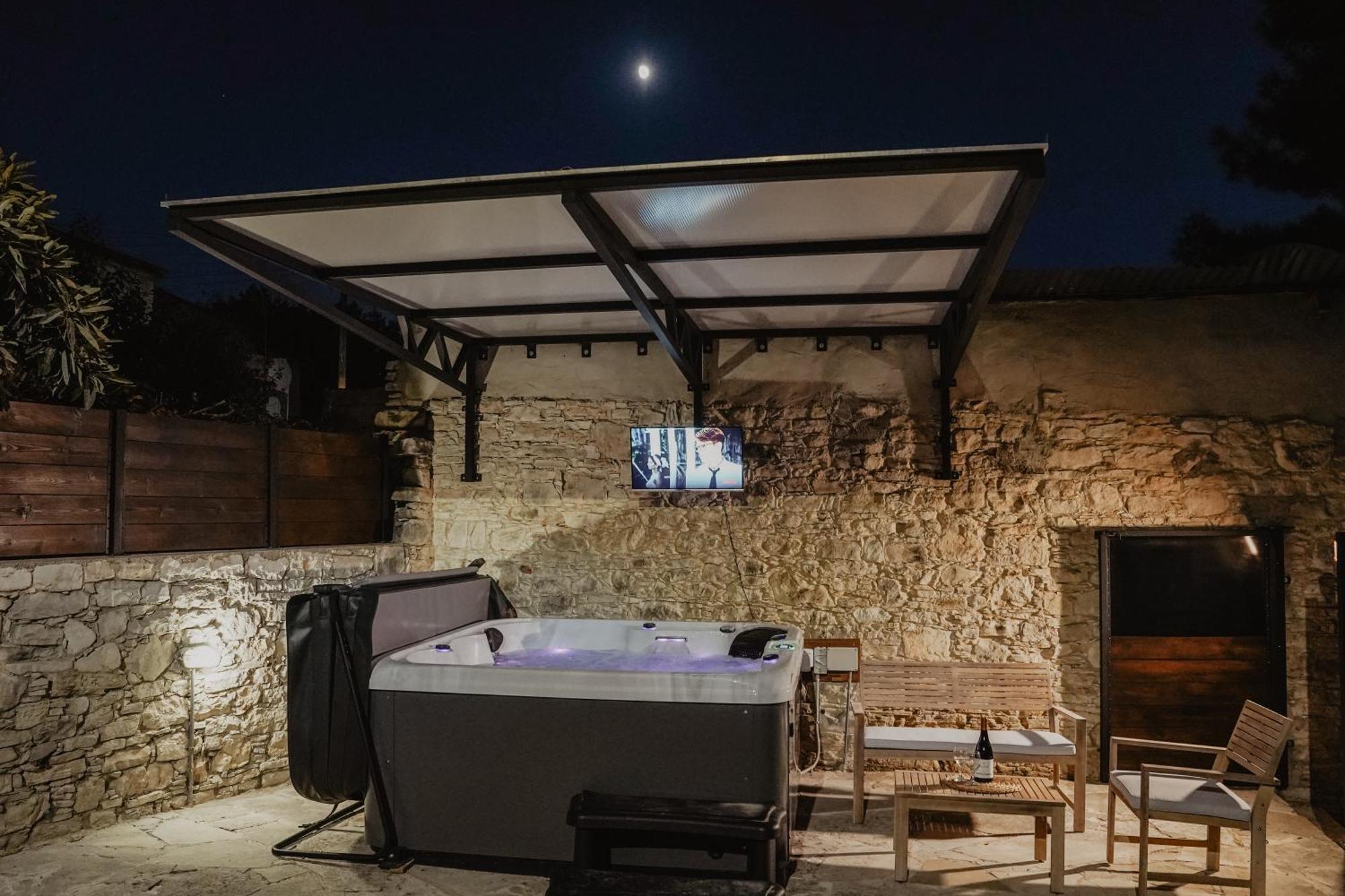 The Stonehouse Suites With Private Bath Spas Limassol Ngoại thất bức ảnh