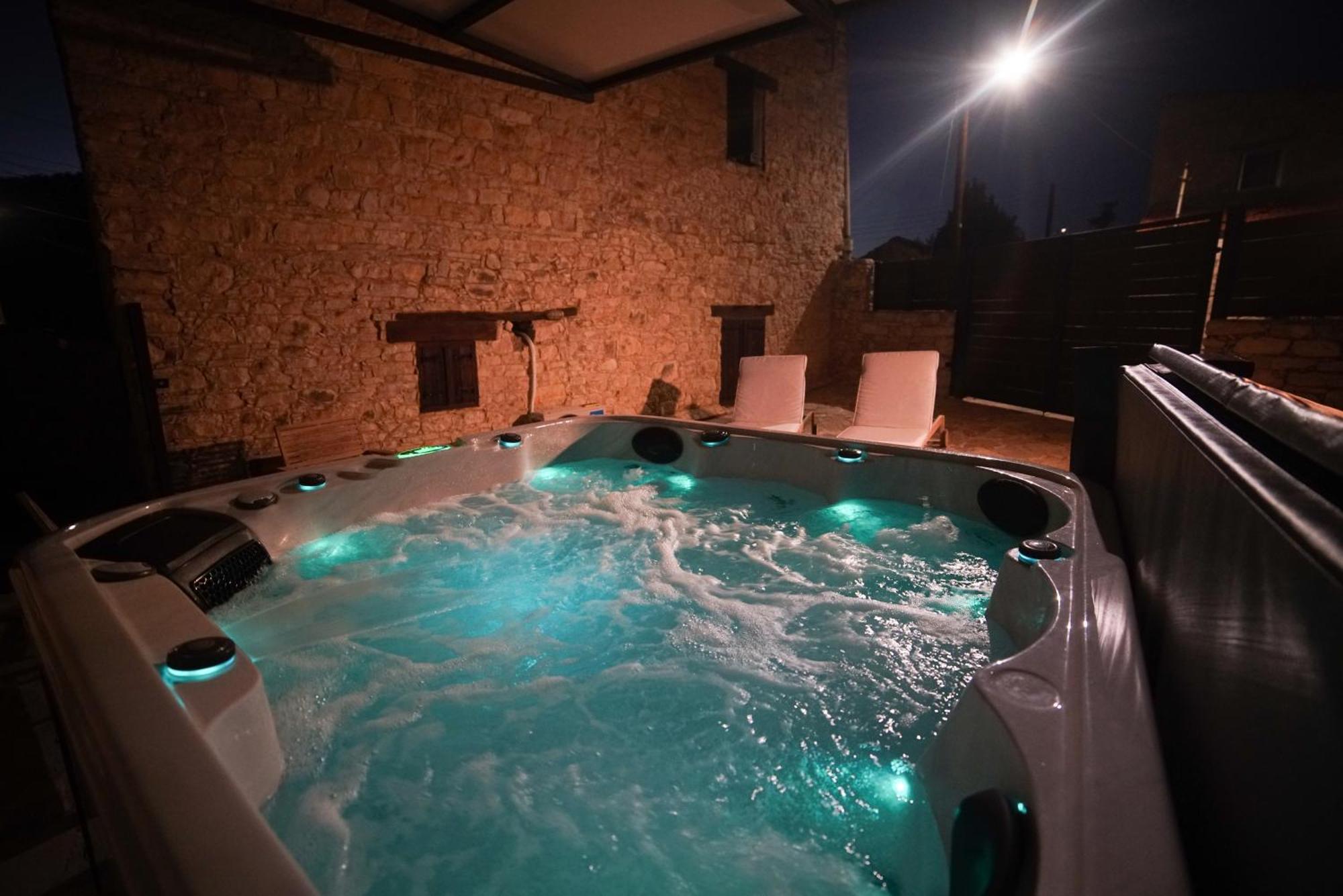 The Stonehouse Suites With Private Bath Spas Limassol Ngoại thất bức ảnh