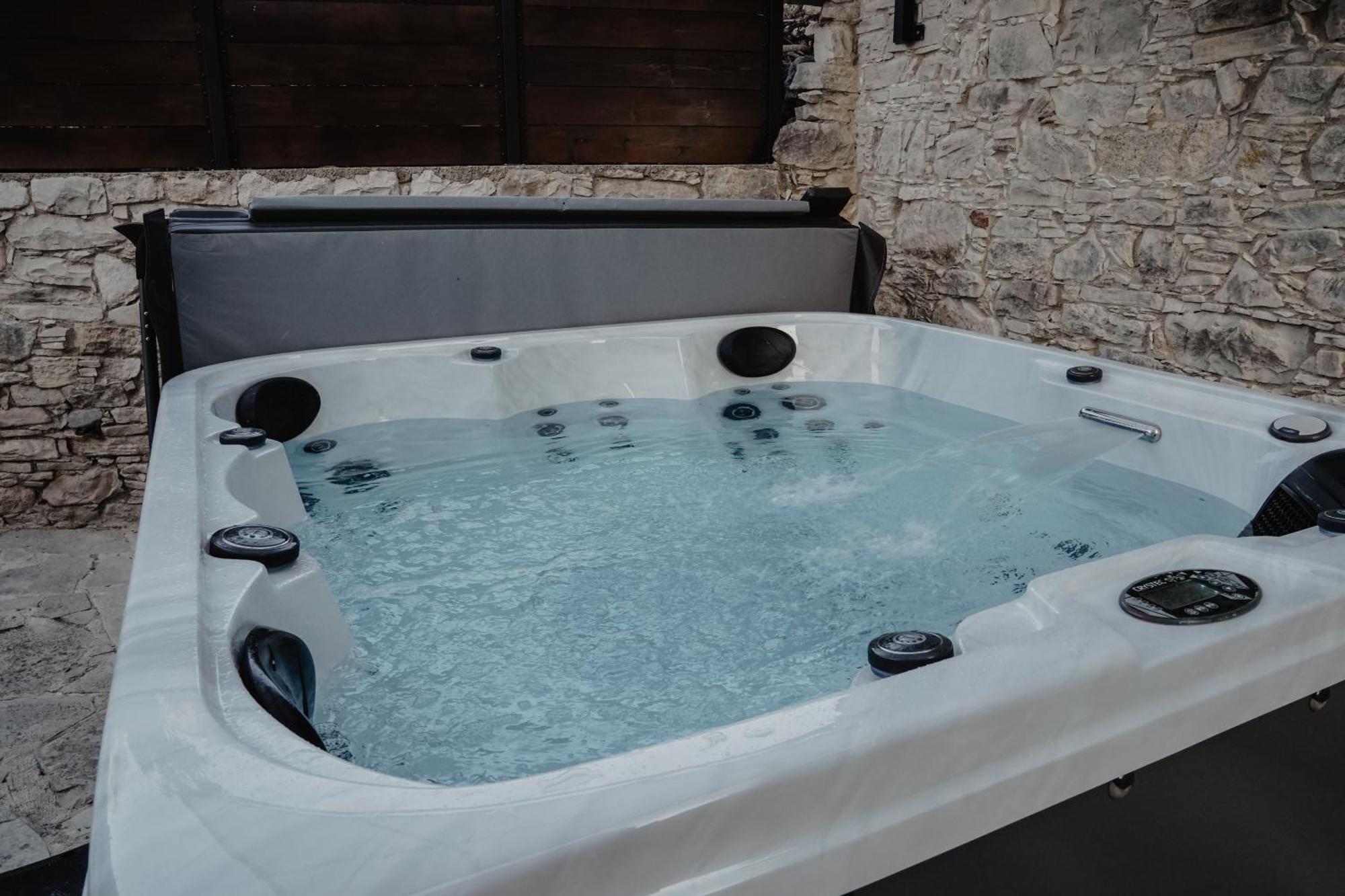 The Stonehouse Suites With Private Bath Spas Limassol Ngoại thất bức ảnh