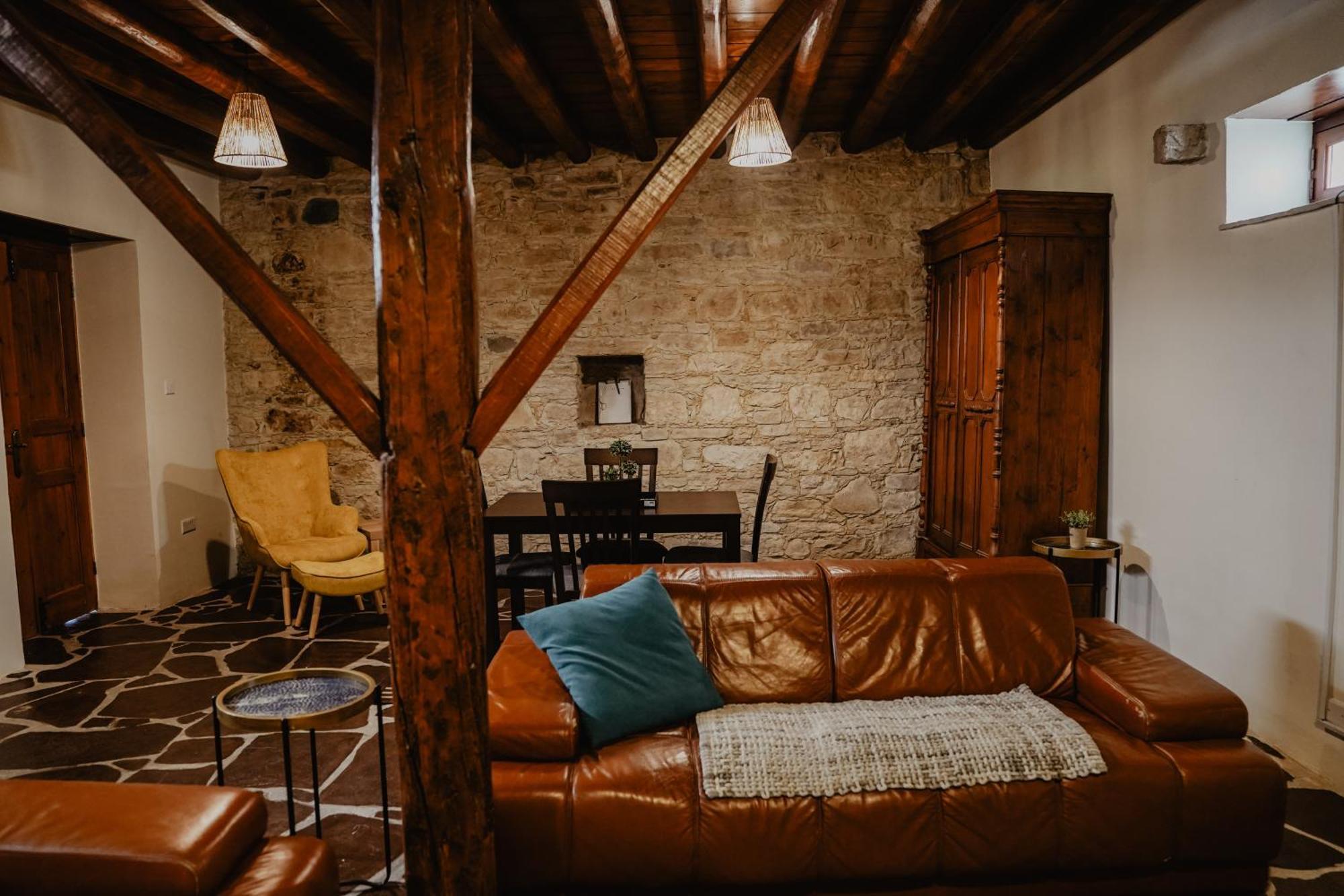 The Stonehouse Suites With Private Bath Spas Limassol Ngoại thất bức ảnh