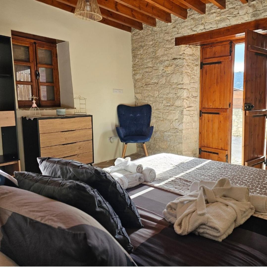 The Stonehouse Suites With Private Bath Spas Limassol Phòng bức ảnh