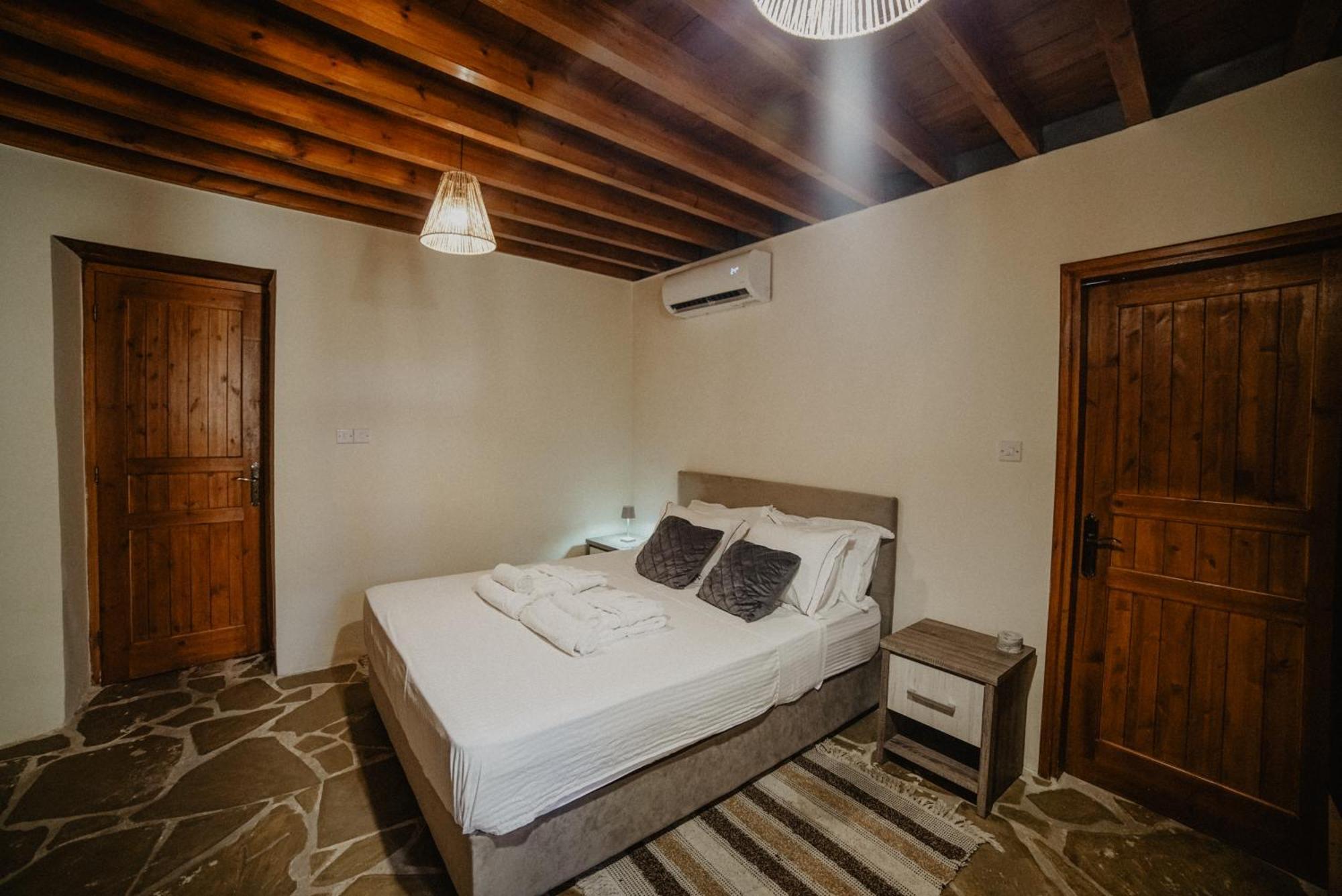 The Stonehouse Suites With Private Bath Spas Limassol Phòng bức ảnh