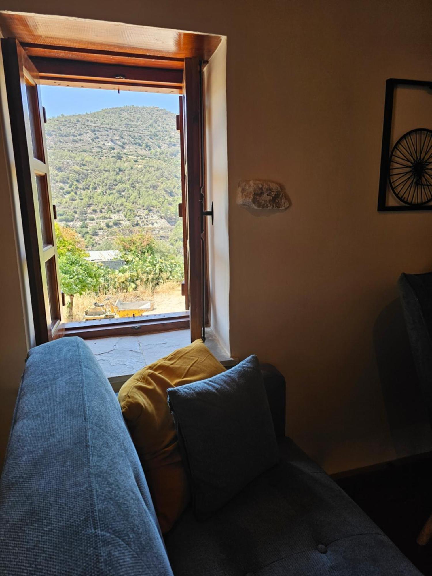 The Stonehouse Suites With Private Bath Spas Limassol Ngoại thất bức ảnh